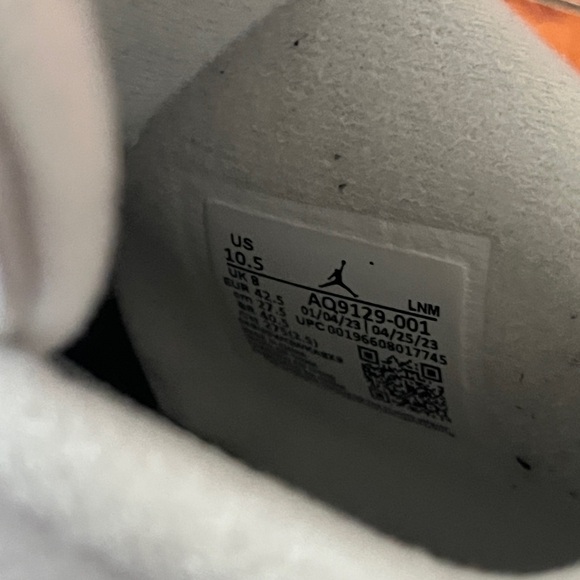 Jordan 4 Frozen Moments - Picture 8 of 9